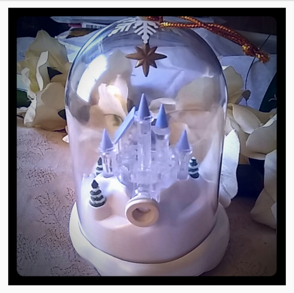 Vintage Avon Santa's Magical Castle Ornament - Picture 4 of 8